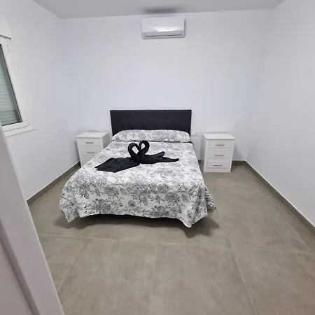 Violeta Villa *
